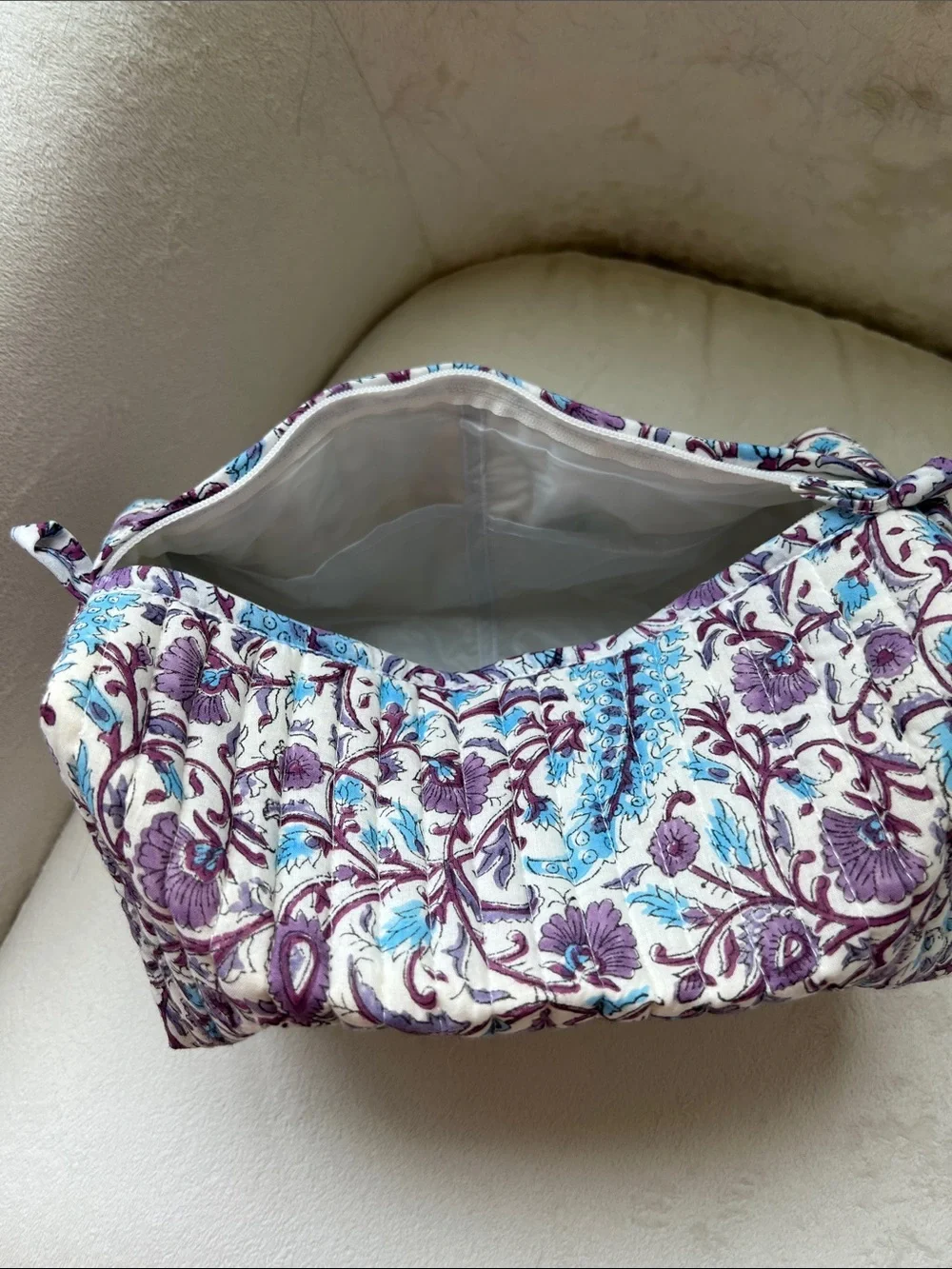 Mynah by Smitha Iris Skies Floral Quilted Cosmetic Bag NWOT